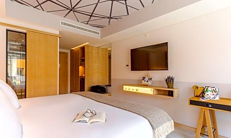 FAMILY SUPERIOR ROOM 3 ADULTS