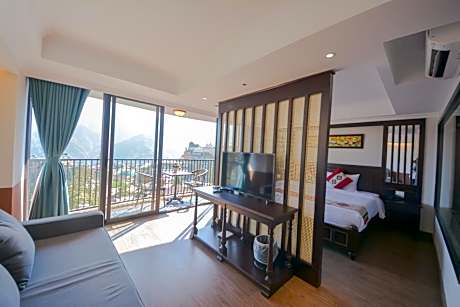 Junior Suite with Mountain View