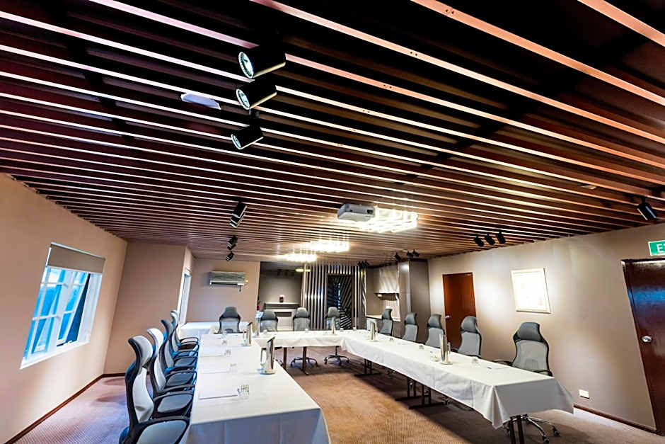 Eltham Gateway Hotel