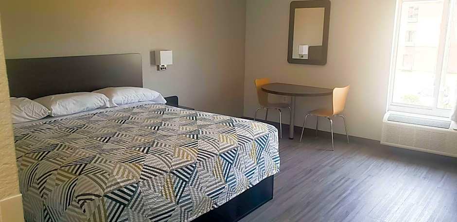 Motel 6 Mobile, AL - Airport Blvd