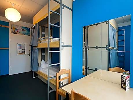 Private 6-Bed Room