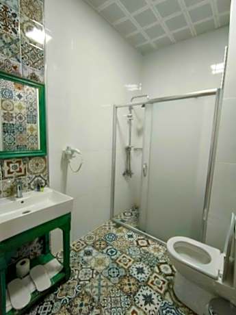 Deluxe Double Room (2 Adults + 1 Child)