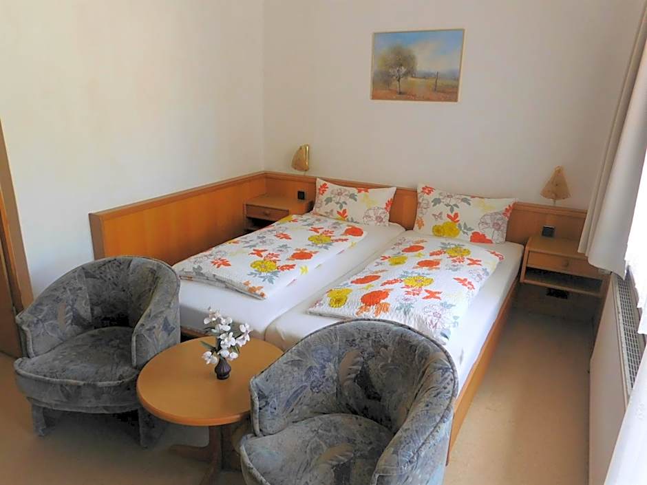 Hotel Pension am Kurmittelhaus