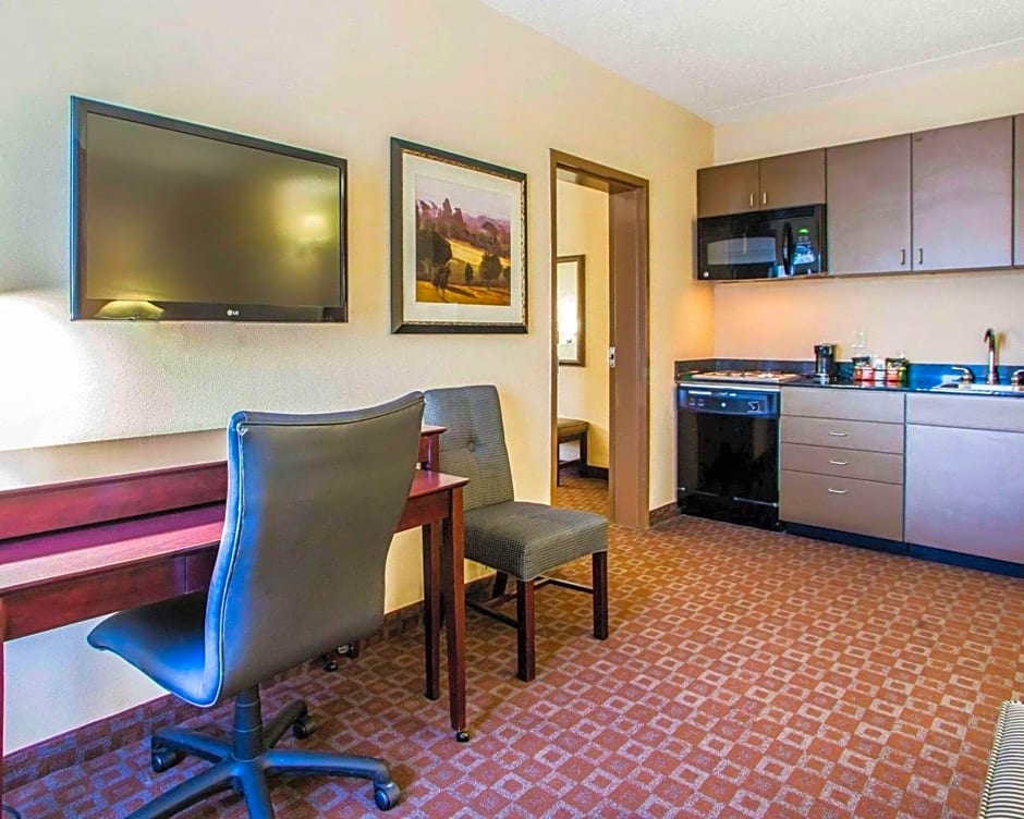 Quality Inn & Suites Peoria