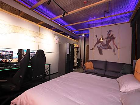 Gaming Queen Room