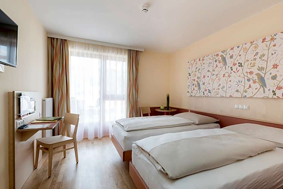 Photo 1 of 5 of Double Room