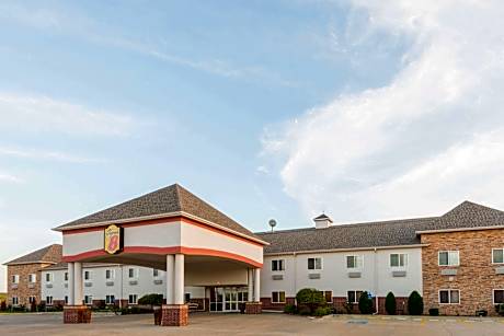 Super 8 by Wyndham Salina