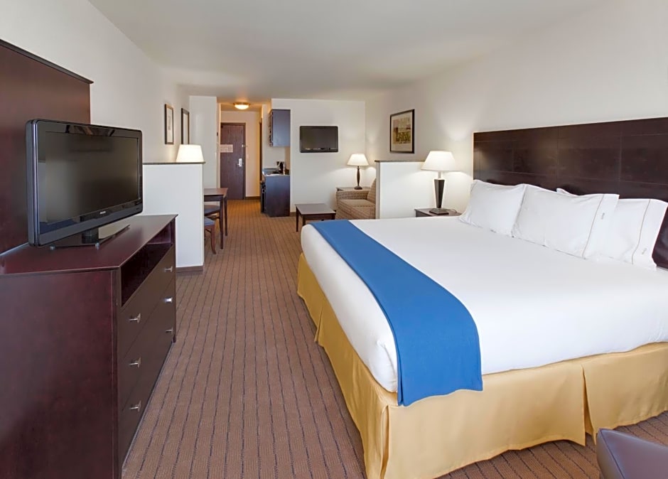 Holiday Inn Express & Suites - Omaha I - 80, an IHG Hotel