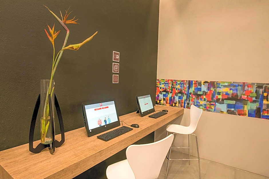Ibis Cali Granada