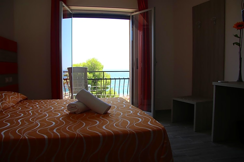 ChrisMare Hotel