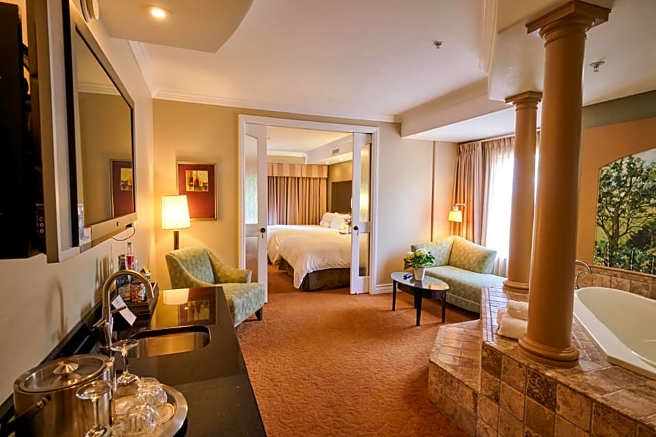 La Bellasera Hotel & Suites