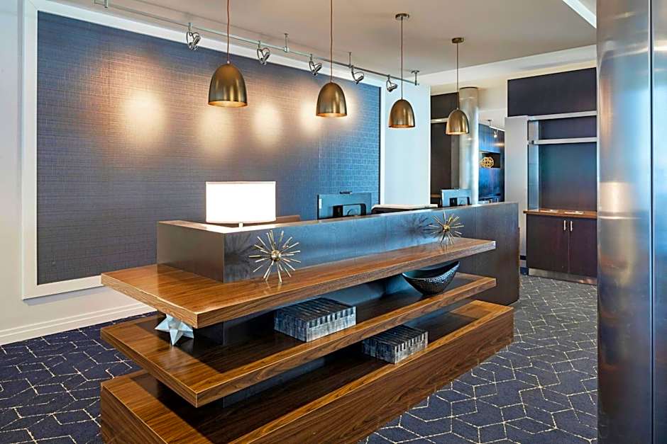 Courtyard by Marriott Long Beach Airport