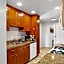 Beverly Hills Chic 2 bed 2bath with Patio and Parking 309