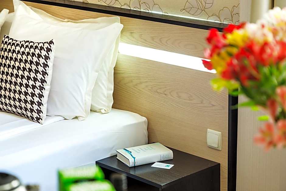 City Avenue Hotel by HMG