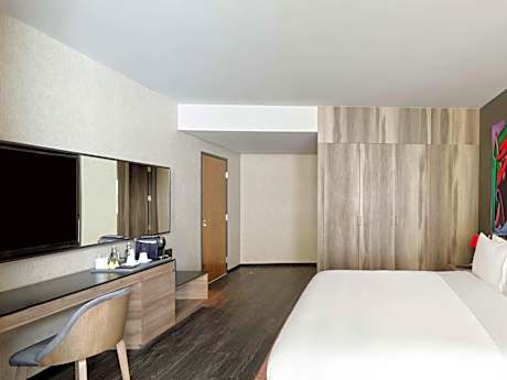 Mondrian King Suite with Terrace