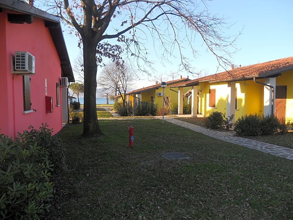 The Garda Village - Near Spiaggia Brema