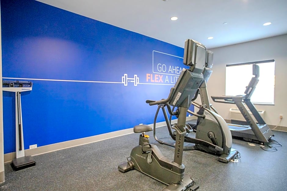 Holiday Inn Express & Suites Cleveland By IHG