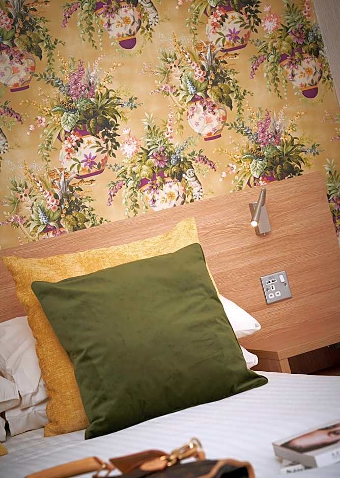 Kingston Theatre Hotel