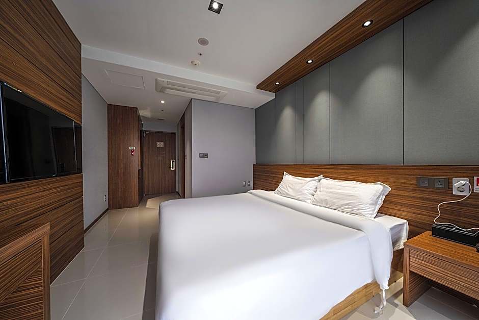 Sky and Sea Hotel
