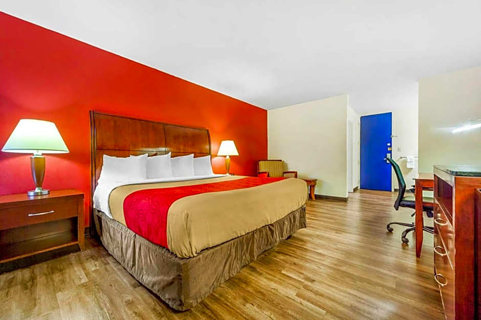 Econo Lodge Inn & Suites Brookings