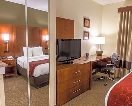 Queen Room with Two Queen Beds - Mobility Accessible/Non-Smoking