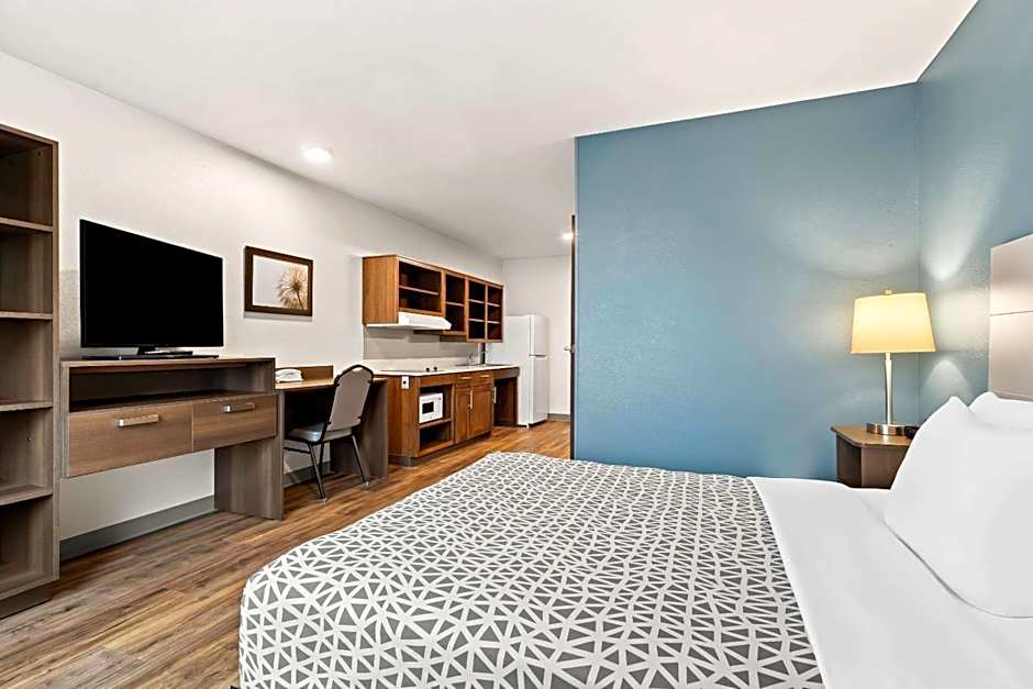 WoodSpring Suites Denver Commerce City
