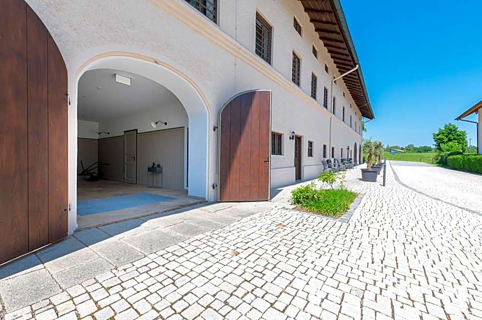 LANDHOTEL ALTE ZOLLSTATION- Historical Building