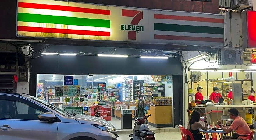 Pelangi Capsule Hostel