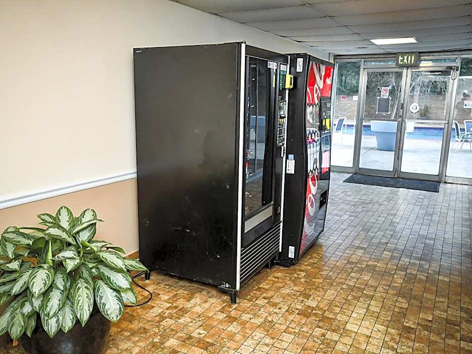 Perfect DTWN 2 Bed Condo with Cali King Bed and Gym
