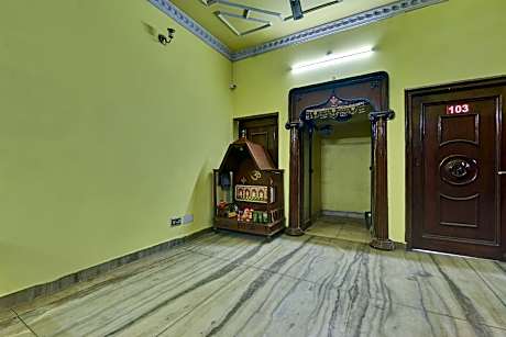 OYO Flagship Maa Residency