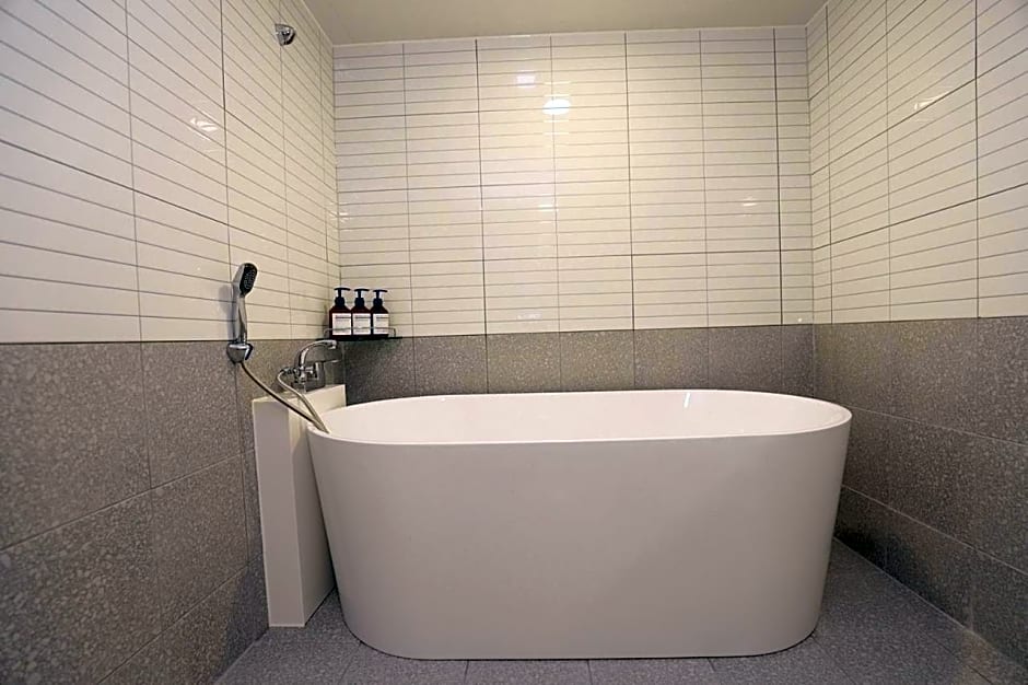 Chuncheon Pine Tree Hotel