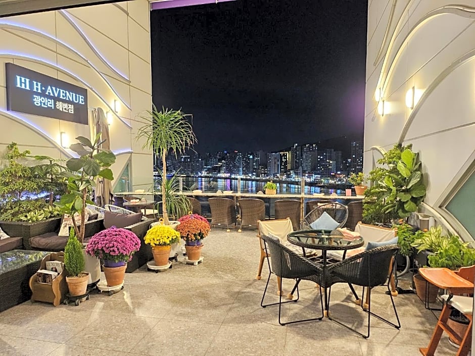 H Avenue Gwanganri Beach