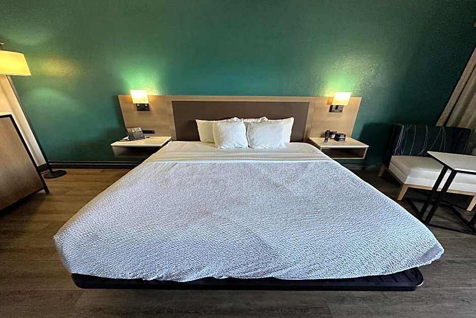 La Quinta Inn & Suites by Wyndham Albuquerque Airport