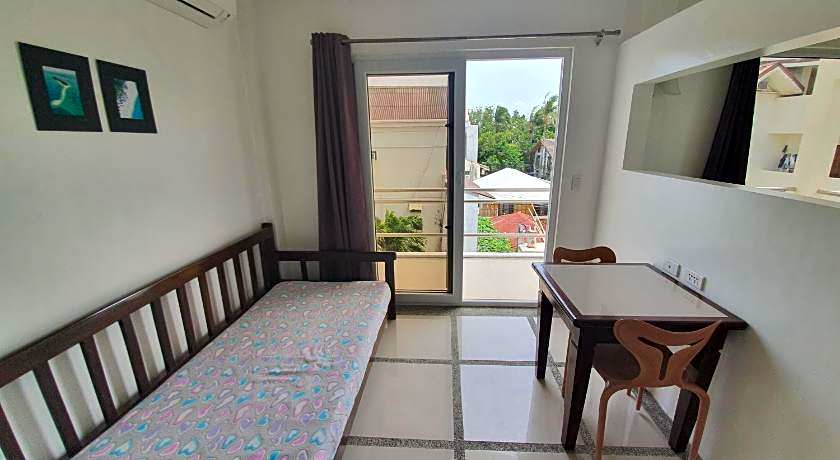Clubboracay Apartelle