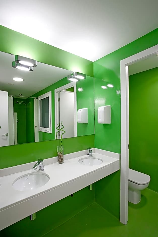 Sant Jordi Hostels Gracia