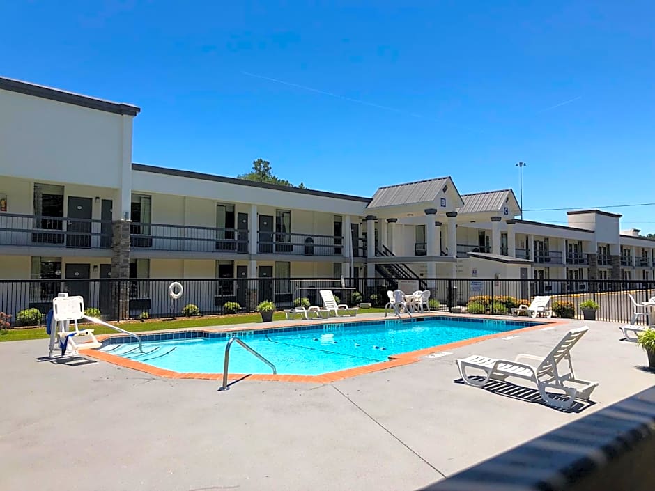 Quality Inn Dalton East