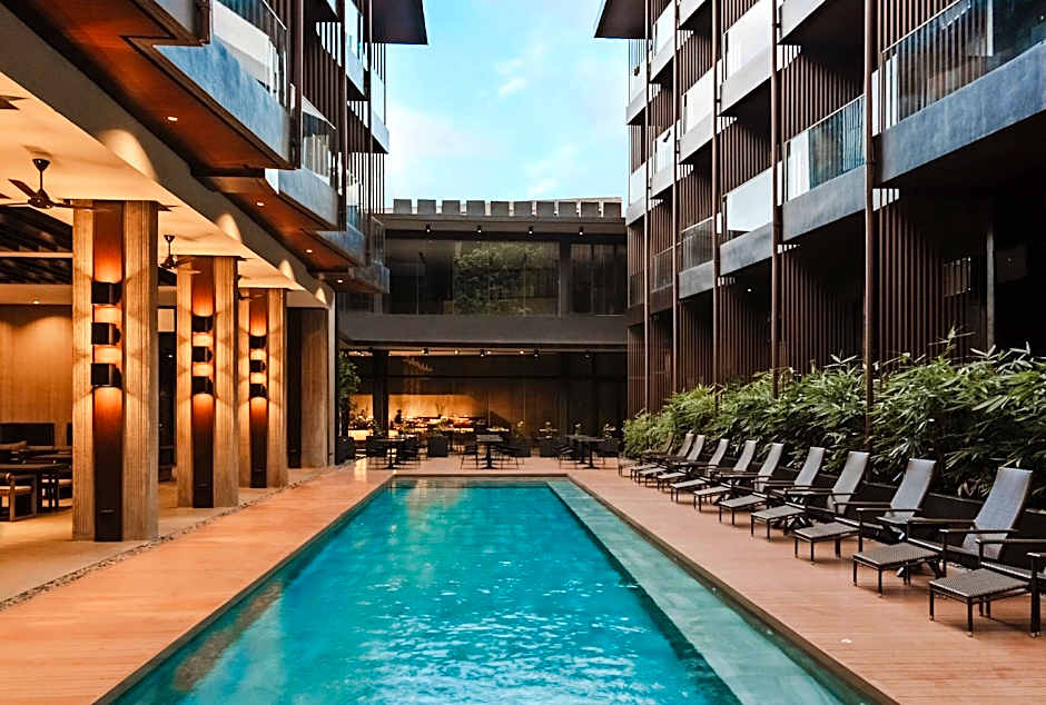 The Funny Lion - El Nido