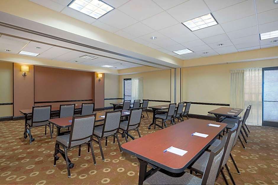 Wyndham Garden Kansas City Airport