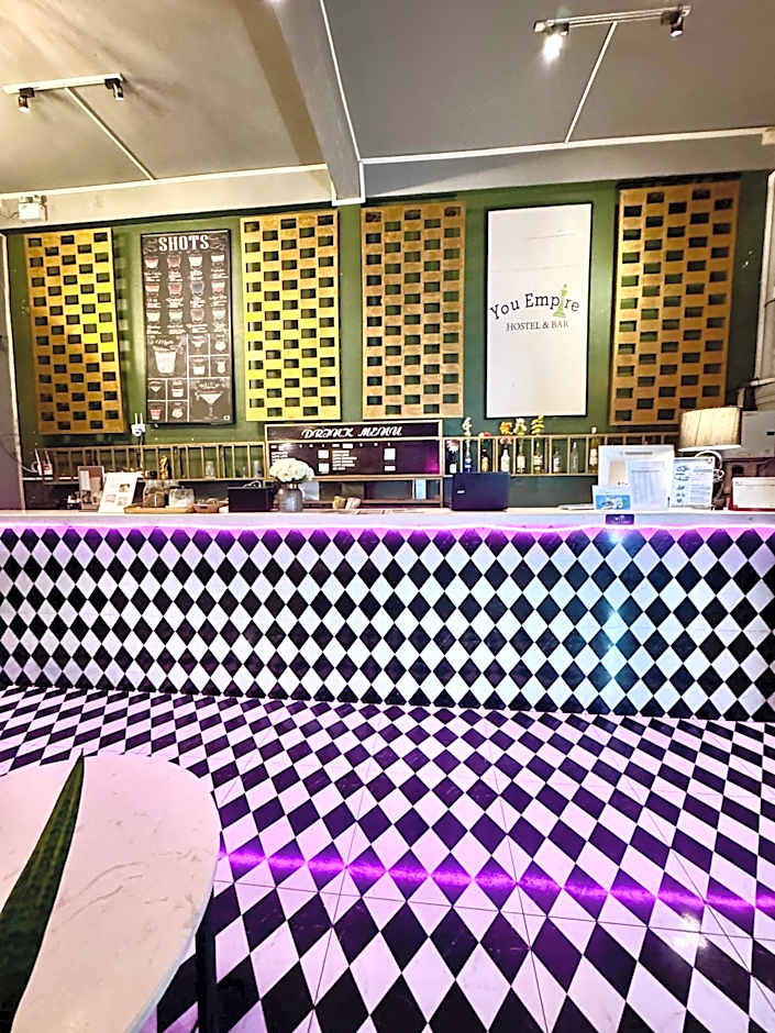 You Empire Hostel & Bar
