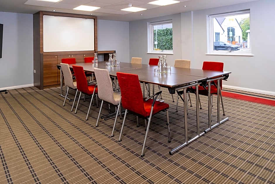 Holiday Inn Express Warwick - Stratford-upon-Avon By IHG