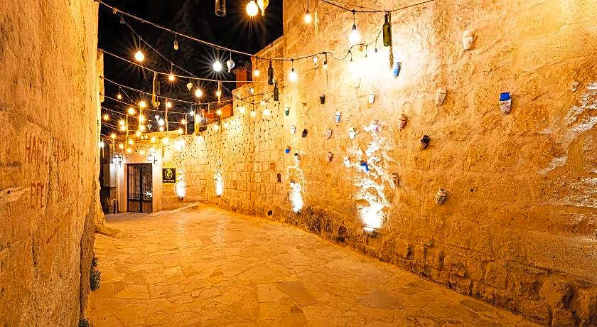 Ares Cave Suites
