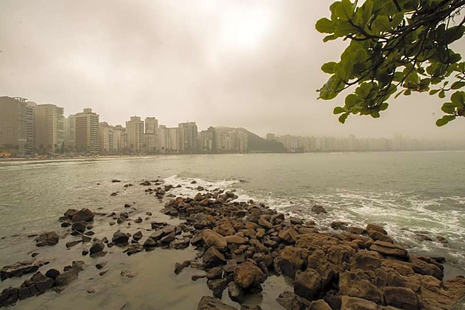 Otimo apto c WiFi a 700m da Praia do Tombo-Guaruja