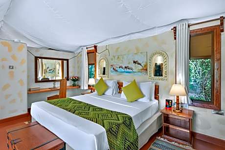 Luxury River View Cottage