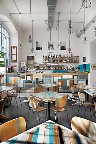 Madama Hostel & Bistrot