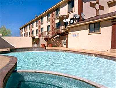 Super 8 by Wyndham Carlsbad