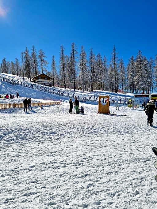 Studio - centre station