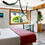LOGE Westport