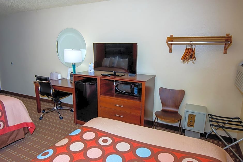 Super 8 by Wyndham Altoona