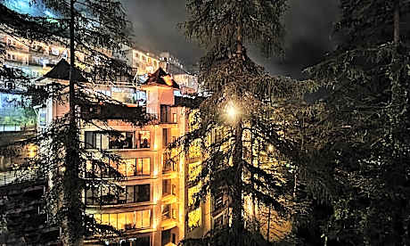 Royale Retreat Hotel And Spa Near Mall