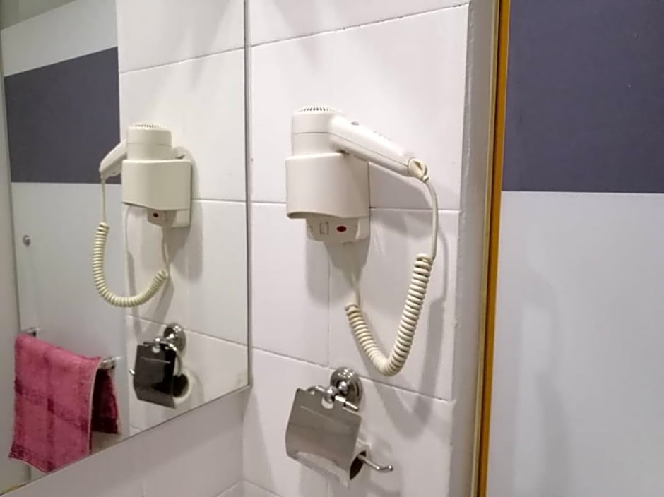 Tropical Hotel Kota Damansara